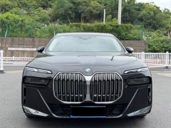 BMW 7 Series 2023 735Li M Sports Package - фото 2