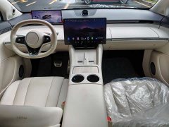 Luxeed Zhijie R7 2025 extended range 251km Max - фото 6