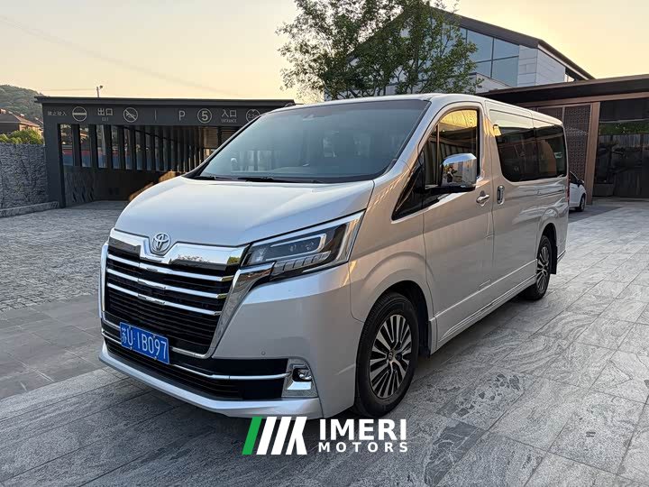 Toyota Granvia 2023 2.8T Diesel Middle East Edition - автомобиль из Китая