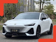 Changan UNI-V 1.5T premium - фото 1