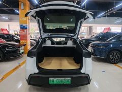 Tesla Model Y facelift long-range all-wheel drive version - фото 10