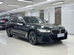 BMW 5 Series 530Li Leading M Sports Package - фото 3