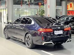 BMW 5 Series 525Li M Sports Package - фото 9