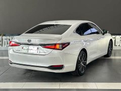 Lexus ES 2022 300h Luxury Edition - фото 4