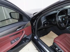 BMW 5 Series facelift 530Li leading M sports package - фото 18