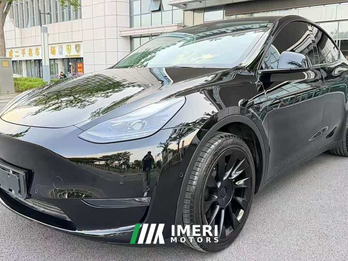 Tesla Model Y Standard Range Rear-Wheel Drive - автомобиль из Китая