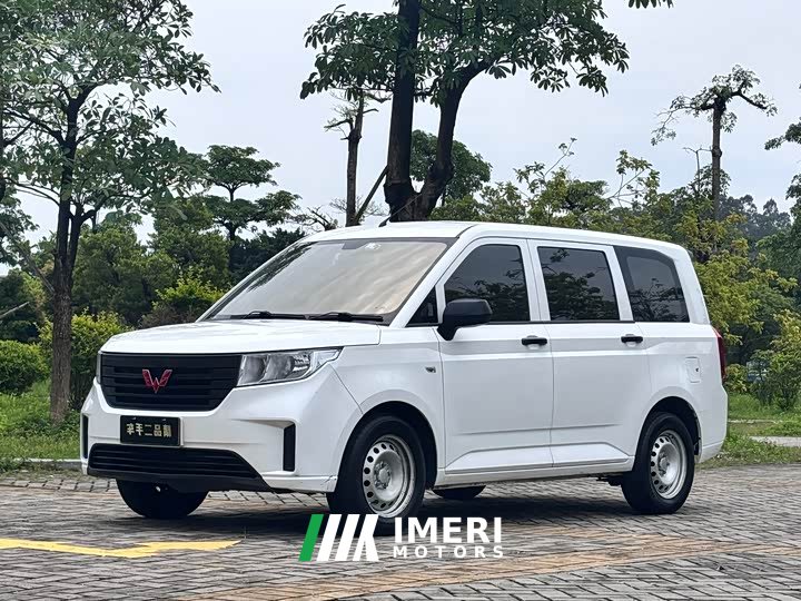 Wuling Hongguang PLUS 2019 1.5T Manual Standard 5-Seater - автомобиль из Китая