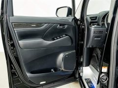 Lexus LM 2020 300h seven-seater elegant version - фото 17