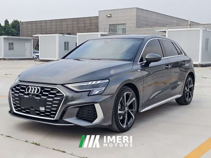 Audi A3 Sportback 35 TFSI stylish and sporty - автомобиль из Китая