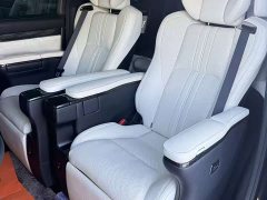 Lexus LM 2020 300h seven-seater elegant version - фото 12