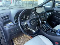 Lexus LM 2020 300h seven-seater elegant version - фото 13