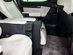 Lexus LM 2020 300h seven-seater elegant version - фото 13