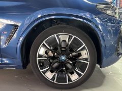 BMW iX3 innovative - фото 14