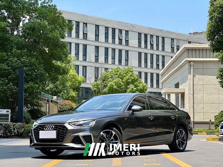 Audi A4L 40 TFSI Fashionable and Dynamic - автомобиль из Китая