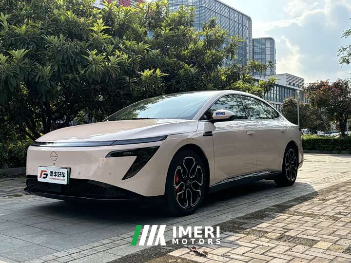 Nissan N7 625 Max - автомобиль из Китая