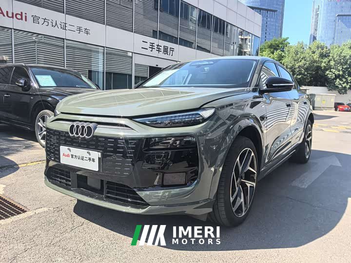 Audi Q6L Sportback e-tron 2026 first pilot version - автомобиль из Китая