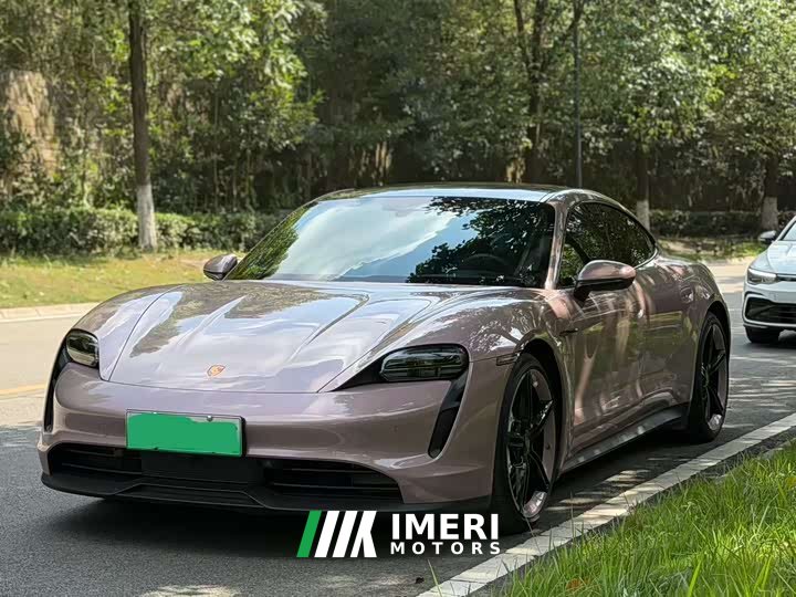 Porsche Taycan - автомобиль из Китая