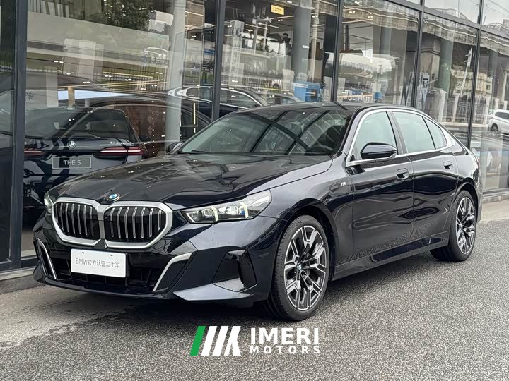 BMW 5 Series 530Li Exclusive M Sports Package - автомобиль из Китая
