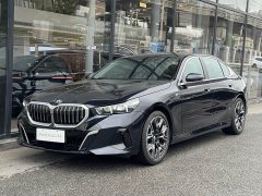 BMW 5 Series 530Li Exclusive M Sports Package - фото 1