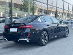 BMW 5 Series 530Li Exclusive M Sports Package - фото 4