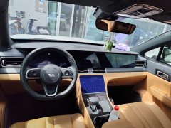 Li Auto Ideal ONE 2020 extended range 6-seater version - фото 8