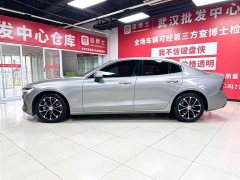 Volvo S60 T4 Momentum Luxury Edition - фото 4