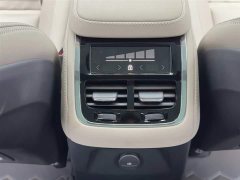 Volvo XC90 plug-in hybrid T8 Zhizun Deluxe Edition 7 seats - фото 11