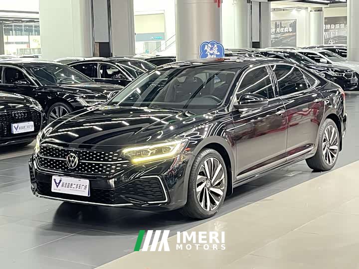 Volkswagen Passat 330TSI Starry Sky Deluxe Edition