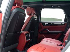 Porsche 2021 Porsche Cayenne E-Hybrid 2.0T - фото 10