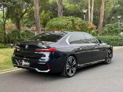 BMW 7 Series 740Li M Sport Package - фото 16