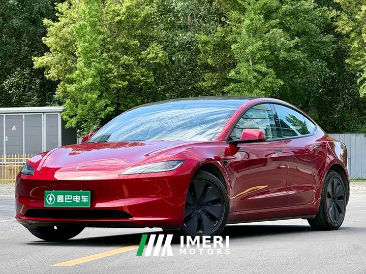 Tesla Model 3 rear-wheel drive version - автомобиль из Китая
