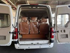 Mercedes-Benz Tuano small passenger luxury version 2.0T manual long axle center roof rear single tire 9 seats - фото 7