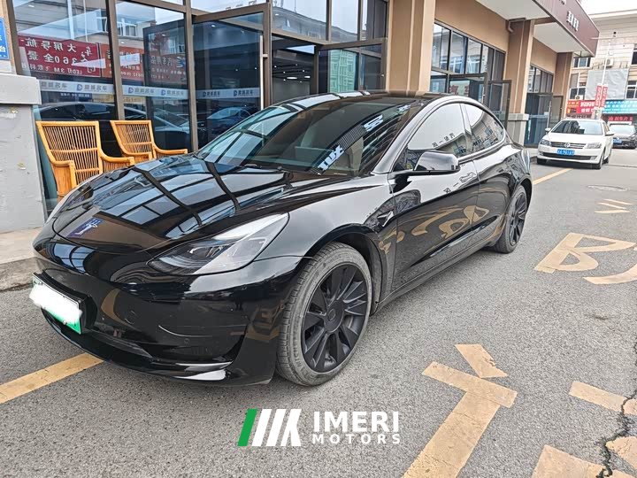 Tesla Model 3 rear-wheel drive version - автомобиль из Китая