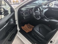 Toyota Camry 2023 2.5G Luxury Edition - фото 9
