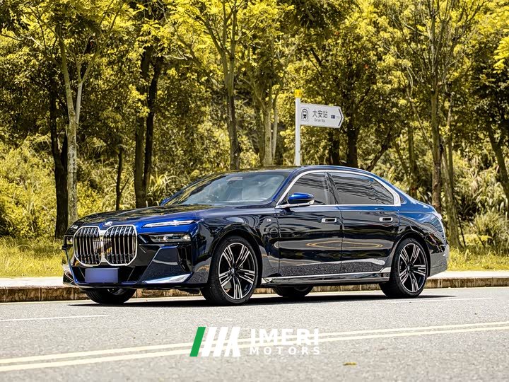 BMW 7 Series 2023 740Li M Sport Package - автомобиль из Китая