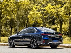 BMW 7 Series 2023 740Li M Sport Package - фото 8