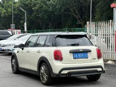 MINI 1.5T Cooper Classic 5-Door - фото 9