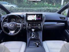 Lexus LM 2020 300h seven-seater elegant version - фото 13