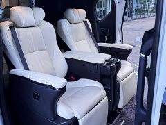 Lexus LM 2020 300h seven-seater elegant version - фото 15