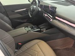 BMW 5 Series 530Li Leading Luxury Package - фото 9