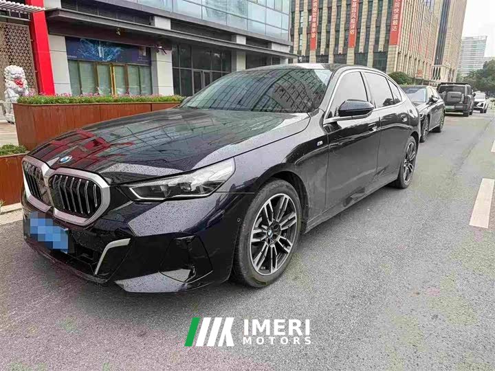 BMW 5 Series 530Li Leading M Sports Package - автомобиль из Китая