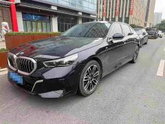 BMW 5 Series 530Li Leading M Sports Package - фото 1