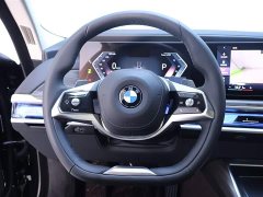 BMW 7 Series 2023 735Li Luxury Line - фото 16