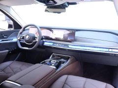BMW 7 Series 2023 735Li Luxury Line - фото 20