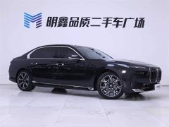 BMW 7 Series 2023 735Li Luxury Line - фото 5