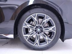 BMW 7 Series 2023 735Li Luxury Line - фото 6