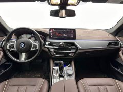 BMW 5 Series facelift 530Li leading M sports package - фото 10
