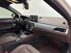 BMW 5 Series facelift 530Li leading M sports package - фото 11