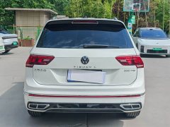 Volkswagen Tiguan L 330TSI automatic two-wheel drive R-Line version - фото 7