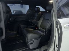 Toyota Sienna 2.5L Hybrid Limited - фото 9